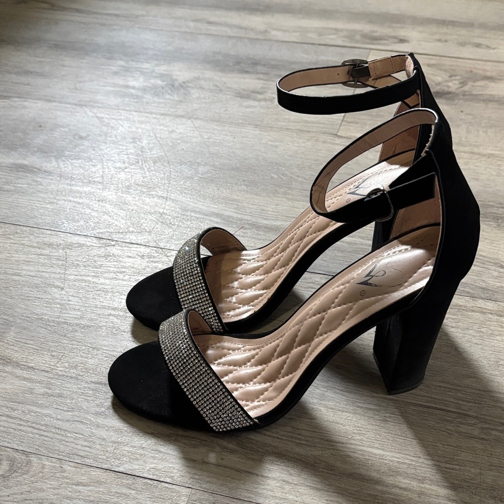 Windsor Elegant Black Heels with Sparkling Accents - Picture 2 of 7